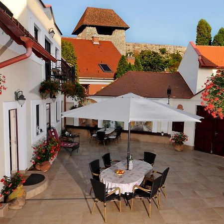 Bed and Breakfast Patria Panzio Eger Esterno foto